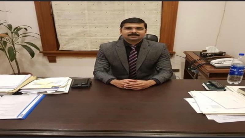 Pakistan Christian News image of Christian Assistant Commissioner brutally attacked by group of lawyers